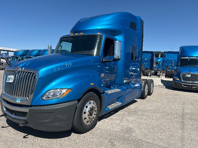 Used 2021 International LT - photo 5