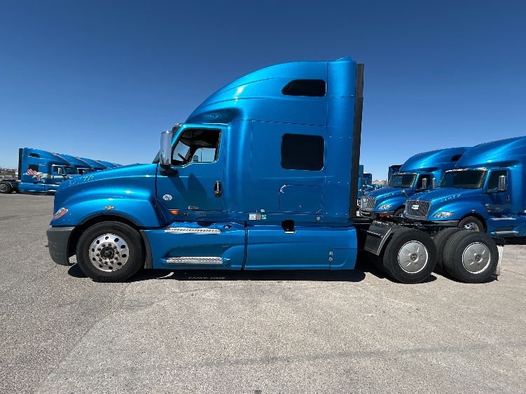Used 2021 International LT - photo 6