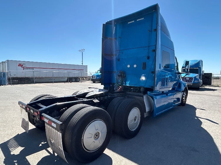 Used 2021 International LT - photo 9