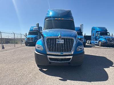 Used 2021 International LT - photo 1