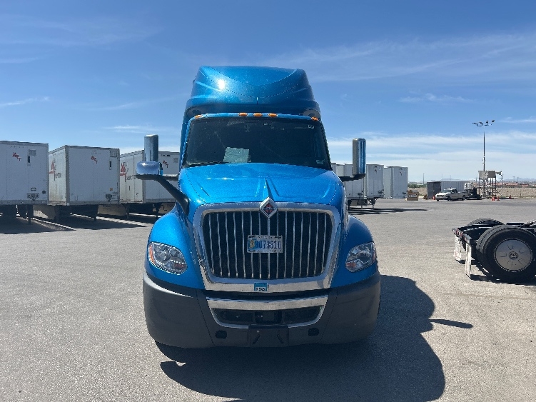 Used 2021 International LT - photo 2