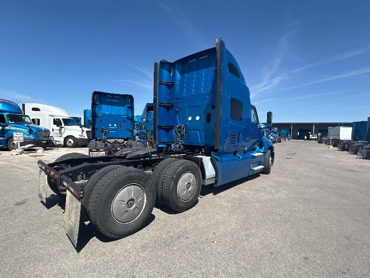 Used 2021 International LT - photo 9
