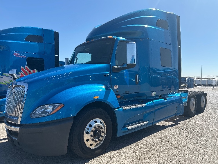 Used 2021 International LT - photo 5