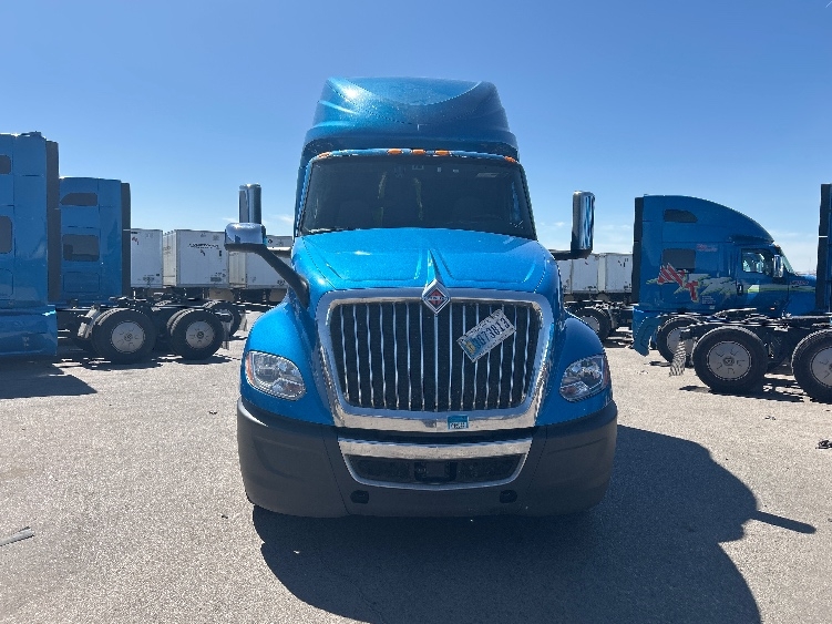 Used 2021 International LT - photo 2