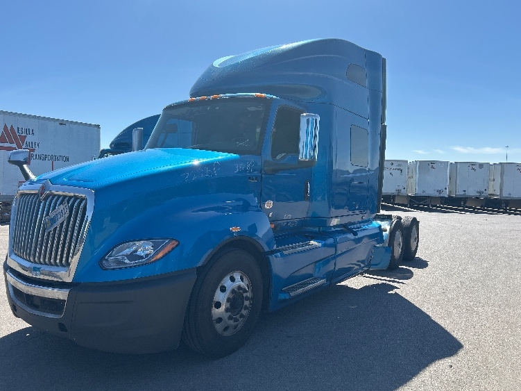 Used 2021 International LT - photo 5
