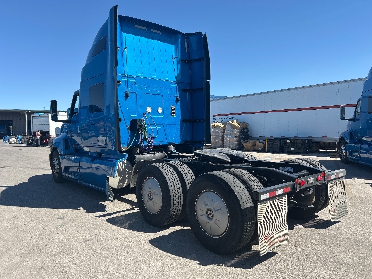 Used 2021 International LT - photo 7