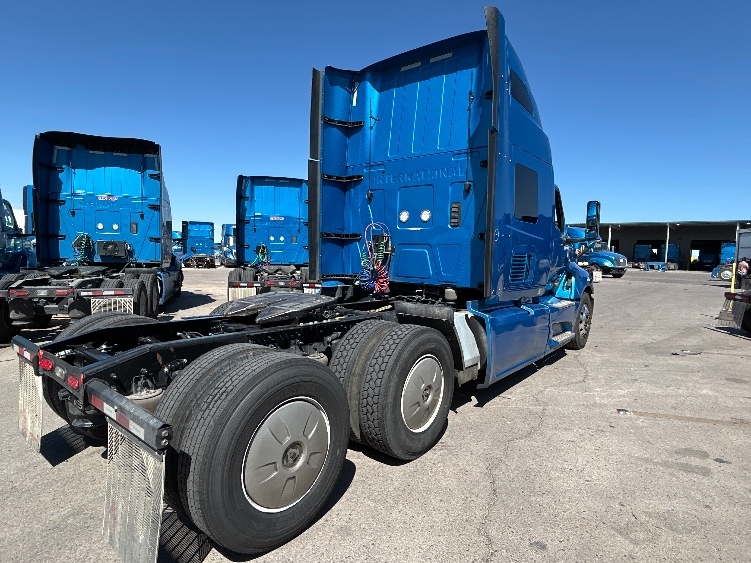 Used 2021 International LT - photo 9
