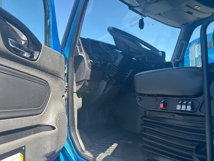 Used 2021 International LT - photo 11