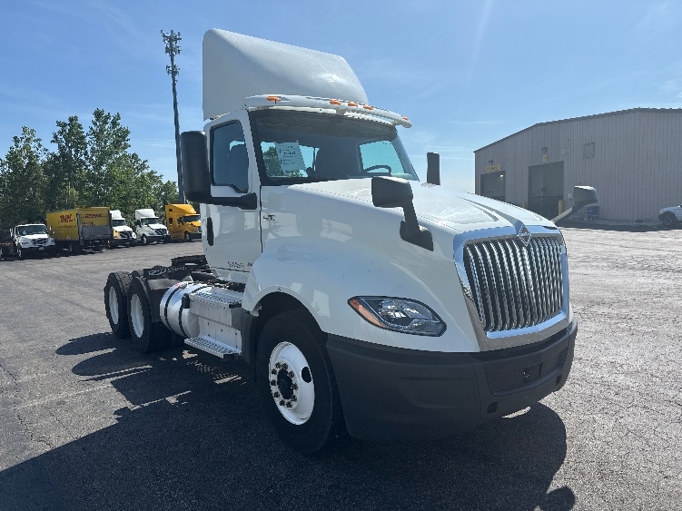 Used 2019 International LT - photo 1