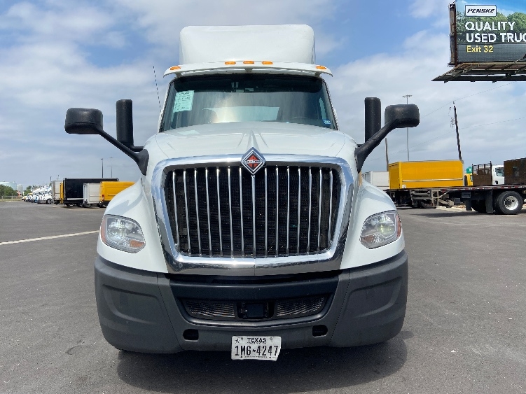 Used 2019 International LT - photo 2