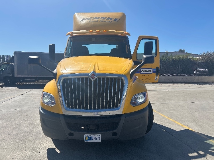Used 2019 International LT - photo 2