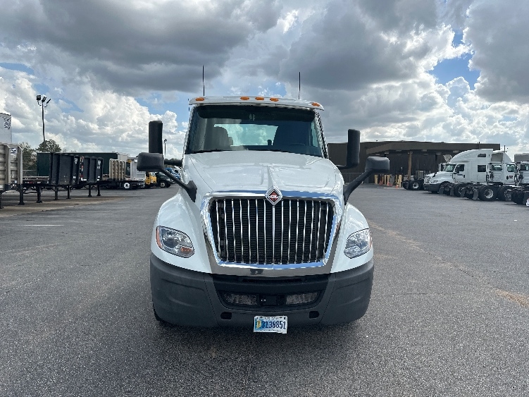 Used 2019 International LT - photo 2