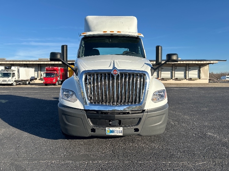 Used 2019 International LT - photo 2