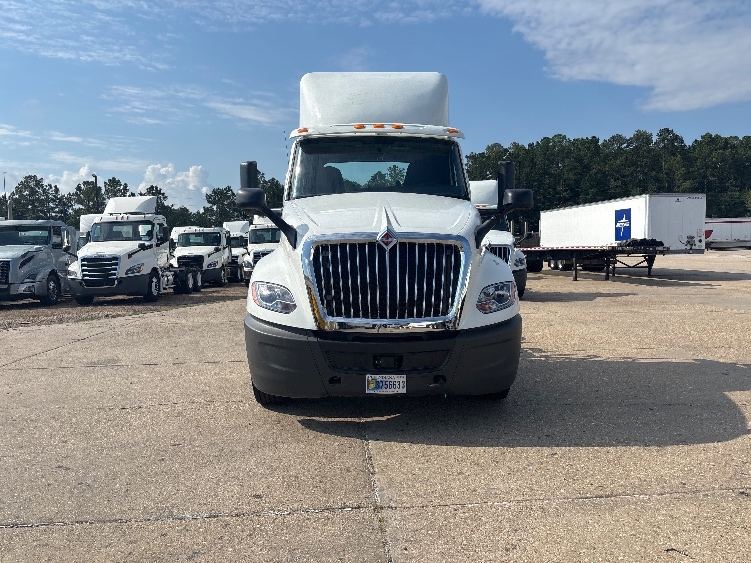Used 2019 International LT - photo 2