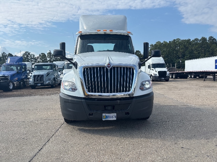Used 2019 International LT - photo 2