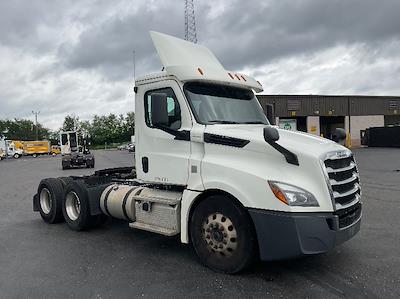 Used 2019 Freightliner Cascadia Detroit DD13 Semi Truck for sale #323849 - photo 1