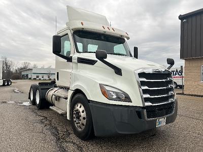 Used 2019 Freightliner Cascadia - photo 1