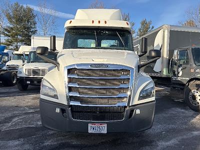Used 2019 Freightliner Cascadia Detroit DD13 Semi Truck for sale #323858 - photo 2