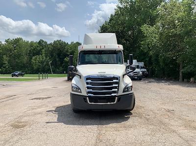 Used 2019 Freightliner Cascadia Detroit DD13 Semi Truck for sale #323863 - photo 2