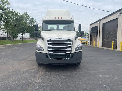 Used 2019 Freightliner Cascadia Detroit DD13 Semi Truck for sale #323878 - photo 2