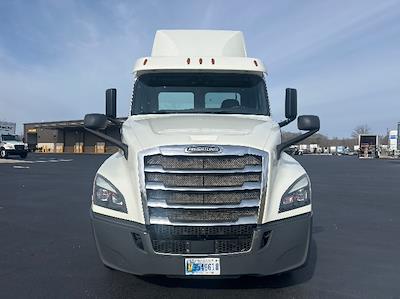 Used 2019 Freightliner Cascadia Detroit DD13 Semi Truck for sale #323899 - photo 2