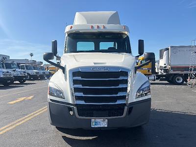 Used 2019 Freightliner Cascadia - photo 1