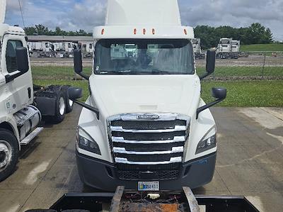 Used 2019 Freightliner Cascadia Detroit DD13 Semi Truck for sale #323941 - photo 2
