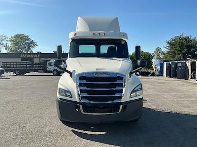 Used 2019 Freightliner Cascadia Detroit DD13 Semi Truck for sale #323950 - photo 2