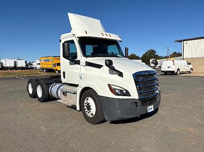 Used 2019 Freightliner Cascadia Detroit DD13 Semi Truck for sale #323987 - photo 1