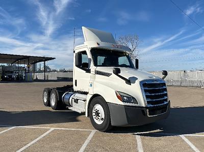Used 2019 Freightliner Cascadia Detroit DD13 Semi Truck for sale #324058 - photo 1