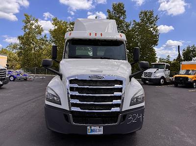 Used 2019 Freightliner Cascadia Detroit DD13 Semi Truck for sale #324074 - photo 2