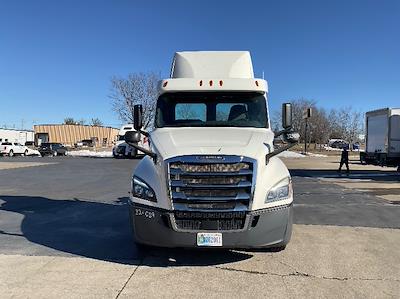 Used 2019 Freightliner Cascadia Detroit DD13 Semi Truck for sale #324089 - photo 2
