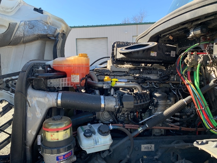 Used 2019 Freightliner Cascadia - photo 18