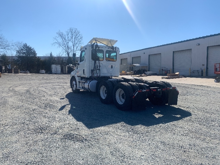 Used 2019 Freightliner Cascadia - photo 7