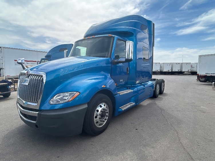 Used 2021 International LT - photo 5