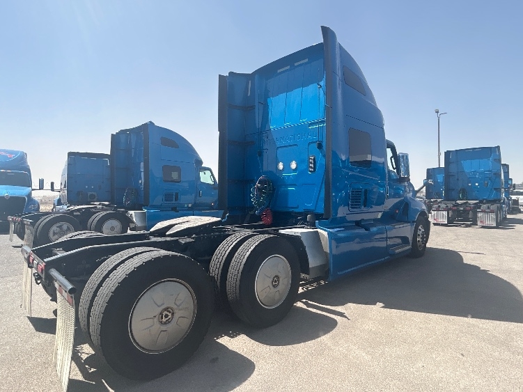 Used 2021 International LT - photo 9
