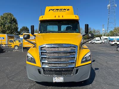 Used 2019 Freightliner Cascadia Detroit DD13 Semi Truck for sale #324409 - photo 2