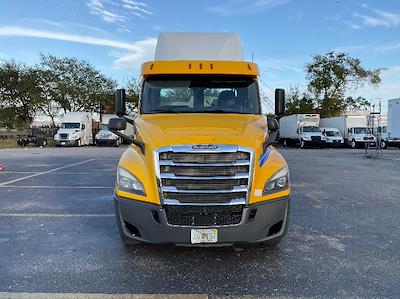 Used 2019 Freightliner Cascadia Detroit DD13 Semi Truck for sale #324511 - photo 2
