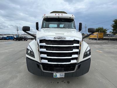 Used 2019 Freightliner Cascadia Detroit DD13 Semi Truck for sale #324520 - photo 2