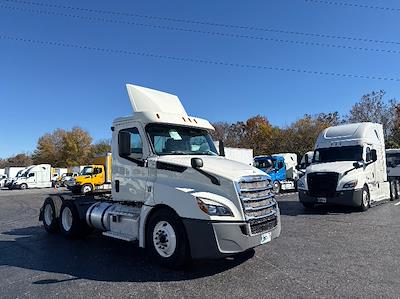 Used 2019 Freightliner Cascadia Detroit DD13 Semi Truck for sale #324529 - photo 1