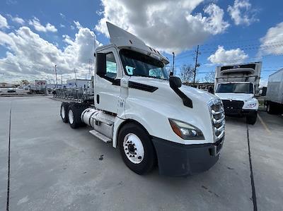 Used 2019 Freightliner Cascadia - photo 1