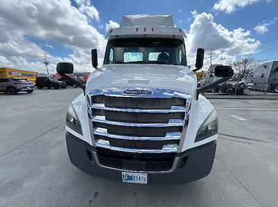 Used 2019 Freightliner Cascadia - photo 1