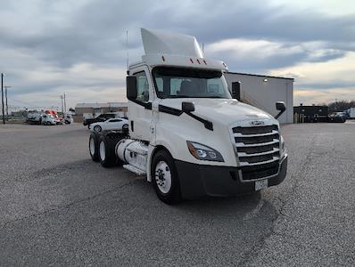 Used 2019 Freightliner Cascadia - photo 1