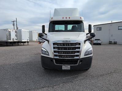 Used 2019 Freightliner Cascadia - photo 1