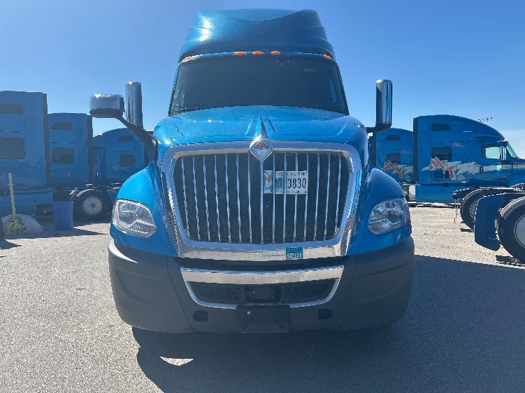 Used 2021 International LT - photo 2