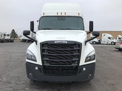Used 2021 Freightliner Cascadia Detroit DD15AT Semi Truck with Sleeper Cab for sale #324664 - photo 2
