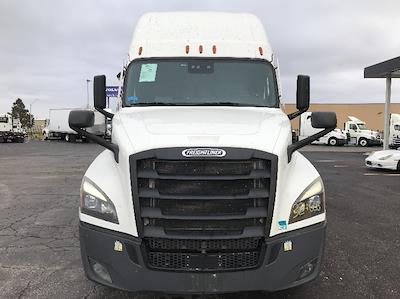 Used 2021 Freightliner Cascadia Detroit DD15AT Semi Truck with Sleeper Cab for sale #324666 - photo 2