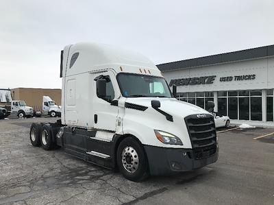 Used 2021 Freightliner Cascadia Detroit DD15AT Semi Truck with Sleeper Cab for sale #324667 - photo 1