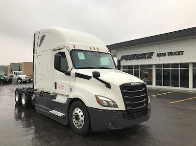 Used 2021 Freightliner Cascadia Detroit DD15AT Semi Truck with Sleeper Cab for sale #324672 - photo 1