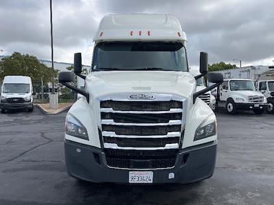 Used 2019 Freightliner Cascadia Detroit DD15AT Semi Truck with Sleeper Cab for sale #324739 - photo 2